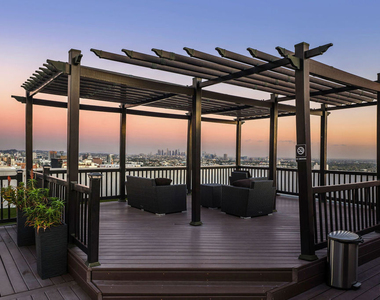 7250 Franklin Avenue - Photo Thumbnail 52