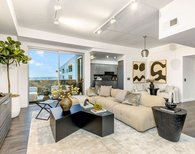 7250 Franklin Avenue - Photo Thumbnail 27