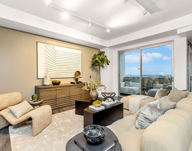 7250 Franklin Avenue - Photo Thumbnail 28