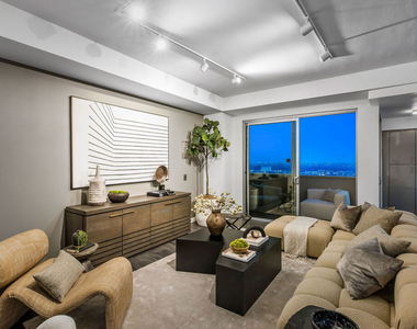 7250 Franklin Avenue - Photo Thumbnail 45