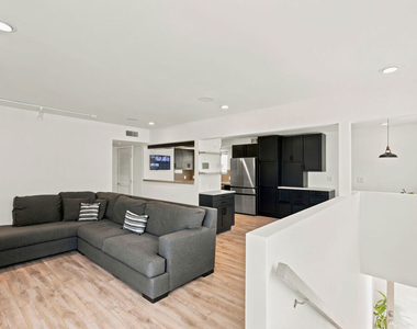 23 Privateer Street - Photo Thumbnail 9