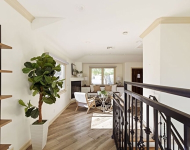 272 N Chester Avenue - Photo Thumbnail 12