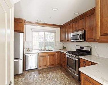 272 N Chester Avenue - Photo Thumbnail 17