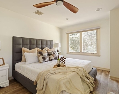 272 N Chester Avenue - Photo Thumbnail 23
