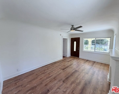 2407 Fernleaf Street - Photo Thumbnail 3