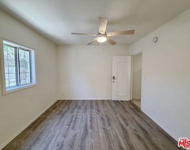 2407 Fernleaf Street - Photo Thumbnail 20