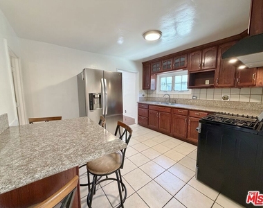 2407 Fernleaf Street - Photo Thumbnail 5