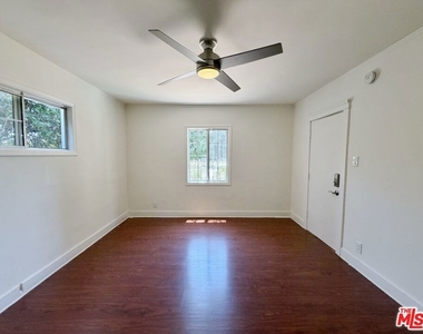2407 Fernleaf Street - Photo Thumbnail 10