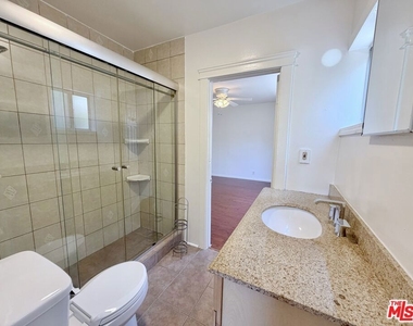2407 Fernleaf Street - Photo Thumbnail 11