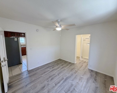 2407 Fernleaf Street - Photo Thumbnail 18