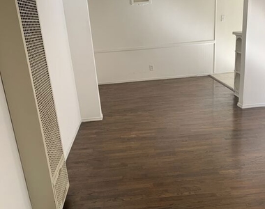 1470 S Sherbourne Drive - Photo Thumbnail 2