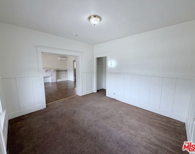 860 W 56th Street - Photo Thumbnail 13