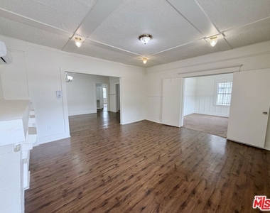 860 W 56th Street - Photo Thumbnail 1