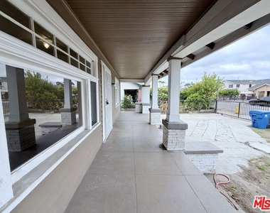 860 W 56th Street - Photo Thumbnail 20