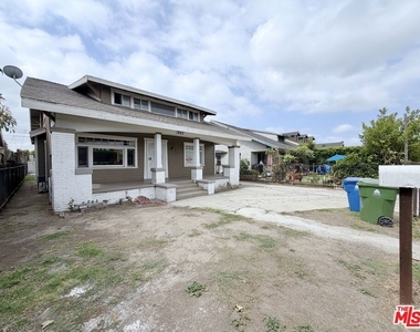 860 W 56th Street - Photo Thumbnail 23