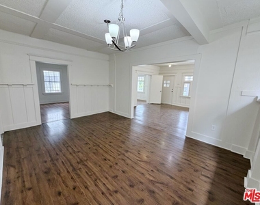 860 W 56th Street - Photo Thumbnail 3