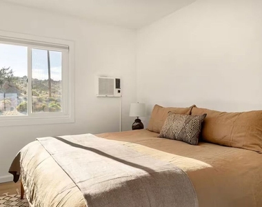 6036 Chula Vista Avenue - Photo Thumbnail 11