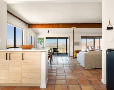 6036 Chula Vista Avenue - Photo Thumbnail 6