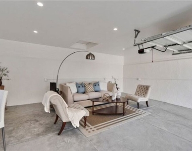 919 Isabel Street - Photo Thumbnail 17