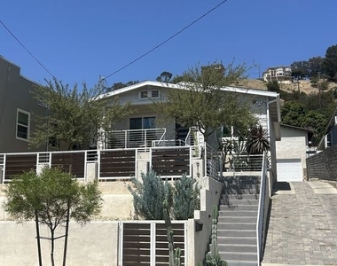 919 Isabel Street - Photo Thumbnail 1
