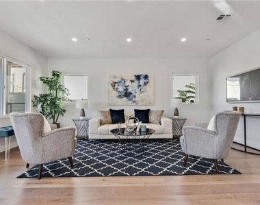 919 Isabel Street - Photo Thumbnail 3
