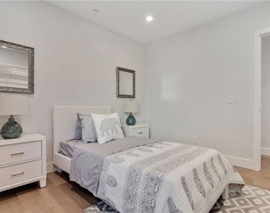 919 Isabel Street - Photo Thumbnail 13