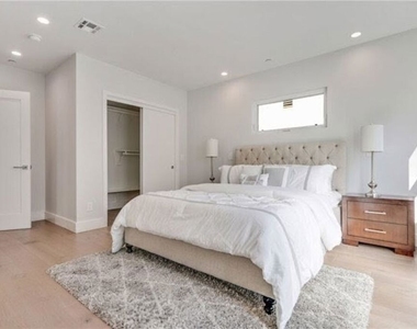 919 Isabel Street - Photo Thumbnail 10