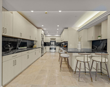 1825 Pandora Avenue - Photo Thumbnail 5