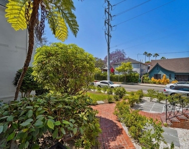 9122 W 3rd Street - Photo Thumbnail 3