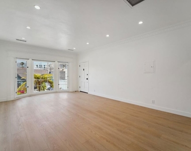 9122 W 3rd Street - Photo Thumbnail 6