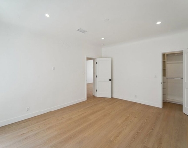 9122 W 3rd Street - Photo Thumbnail 23