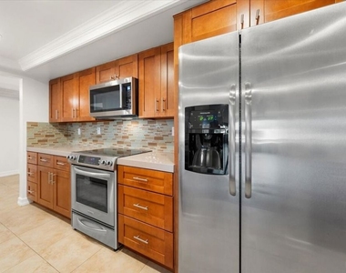 10660 Wilshire Boulevard - Photo Thumbnail 15