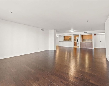 10660 Wilshire Boulevard - Photo Thumbnail 14