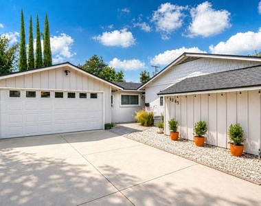 5245 Ventura Canyon Avenue - Photo Thumbnail 18