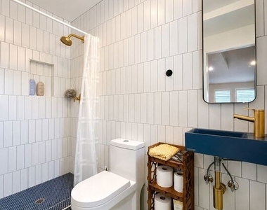 5245 Ventura Canyon Avenue - Photo Thumbnail 10