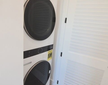 4543 Tujunga Avenue - Photo Thumbnail 4