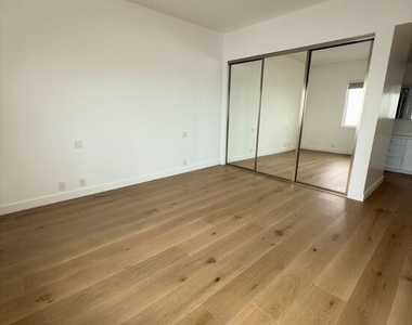 18069 Coastline Drive - Photo Thumbnail 15