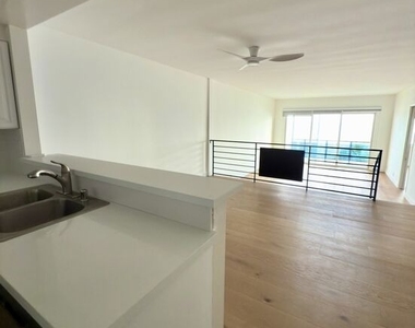 18069 Coastline Drive - Photo Thumbnail 10