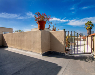 1650 Veteran Avenue - Photo Thumbnail 24