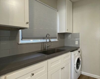 4121 Ocean View Boulevard - Photo Thumbnail 5