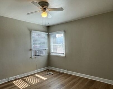 4121 Ocean View Boulevard - Photo Thumbnail 8