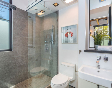8101 Clinton Street - Photo Thumbnail 3