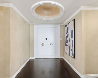 1333 S Beverly Glen Boulevard - Photo Thumbnail 1