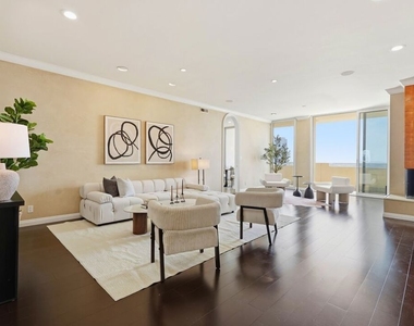 1333 S Beverly Glen Boulevard - Photo Thumbnail 2