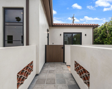 930 Lincoln Boulevard - Photo Thumbnail 40