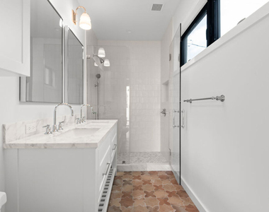 930 Lincoln Boulevard - Photo Thumbnail 19