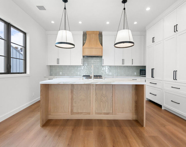 930 Lincoln Boulevard - Photo Thumbnail 10