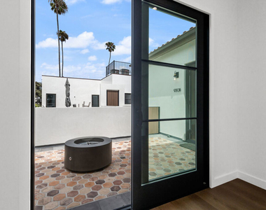 930 Lincoln Boulevard - Photo Thumbnail 21