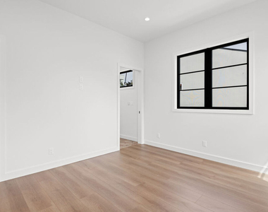 930 Lincoln Boulevard - Photo Thumbnail 31