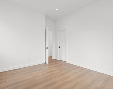 930 Lincoln Boulevard - Photo Thumbnail 32